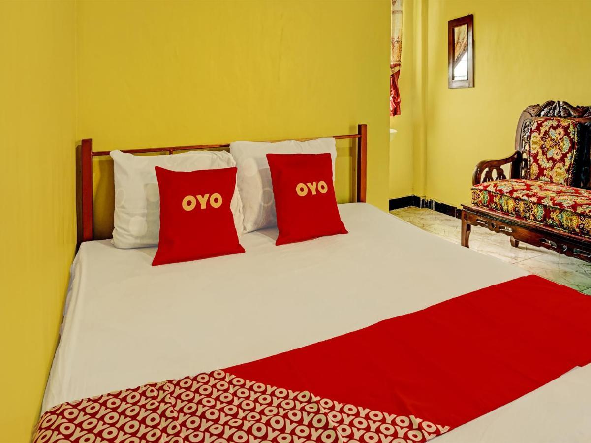 Oyo 92215 Ampiran Bromo Syariah Hotel Malang Kültér fotó