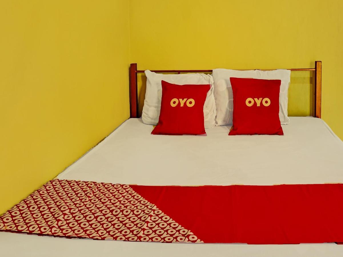 Oyo 92215 Ampiran Bromo Syariah Hotel Malang Kültér fotó